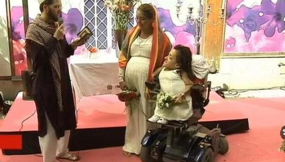 Imán casa a dos lesbianas