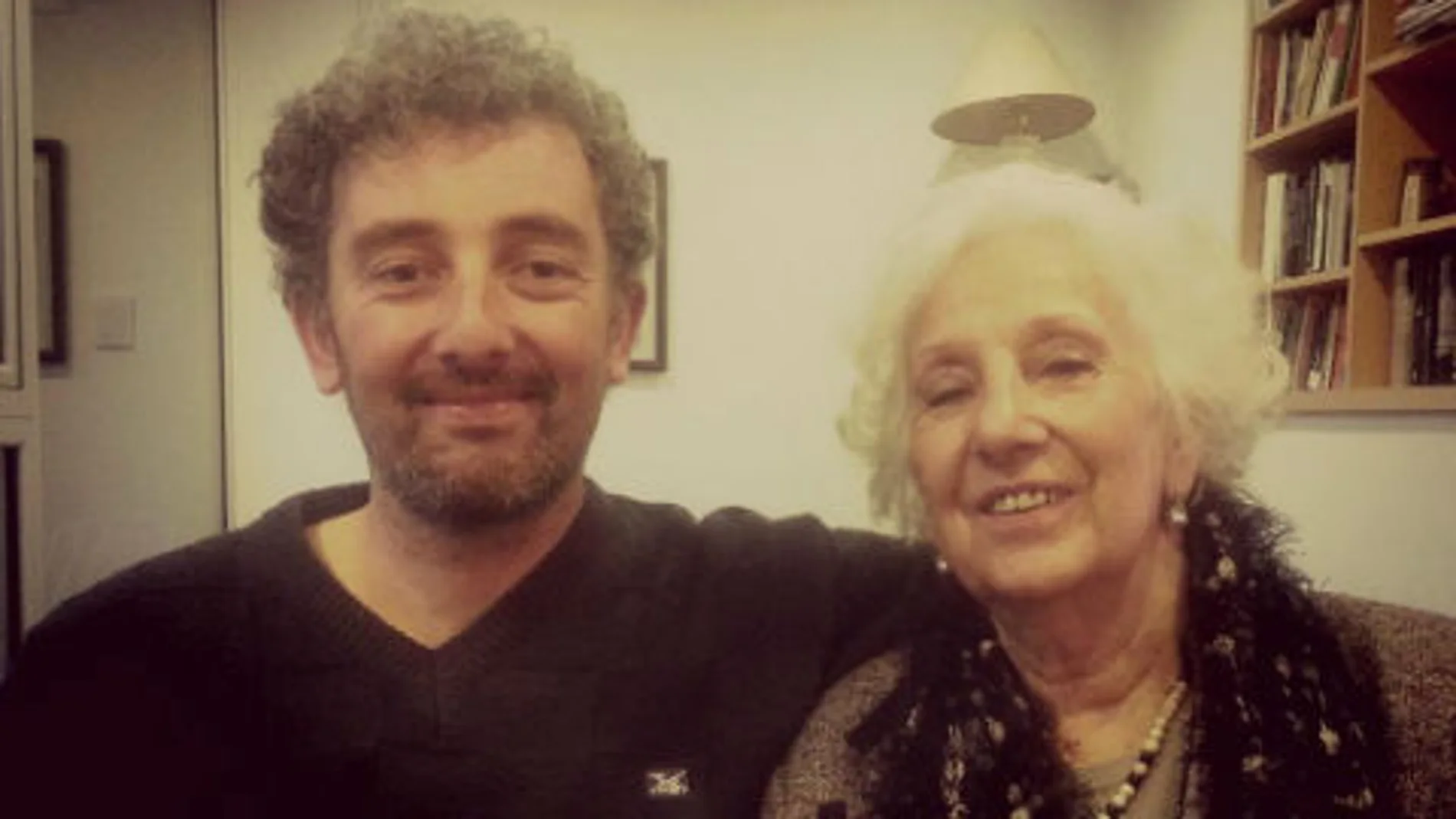 Nieto y abuela se reencuentran después de 30 años Nieto y abuela se reencuentran después de 30 años