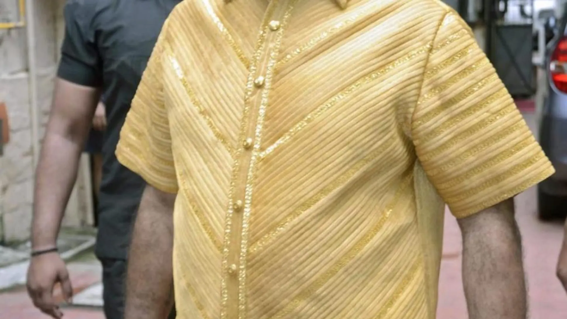 El empresario indio Pankaj Parakh con su peculiar camisa