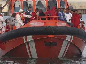 Inmigrantes rescatados en aguas de Almería Inmigrantes rescatados en aguas de Almería