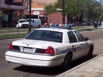 Coche de policía en Nueva Orleans Coche de policía en Nueva Orleans