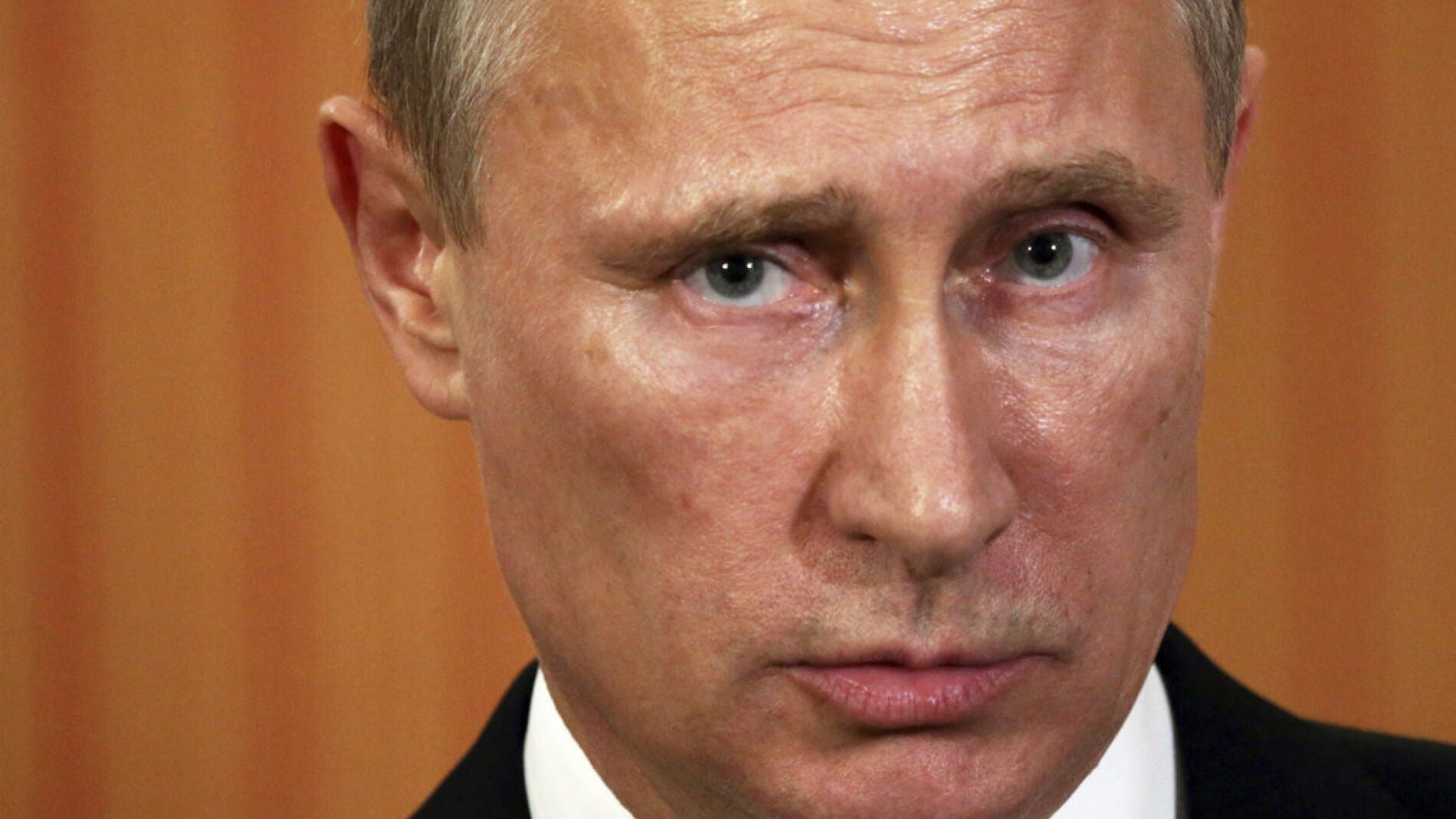 Rusia env&iacute;a ayuda humanitaria a Ucrania