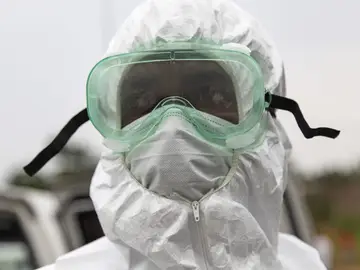 Un sanitario, en África Un sanitario, en África