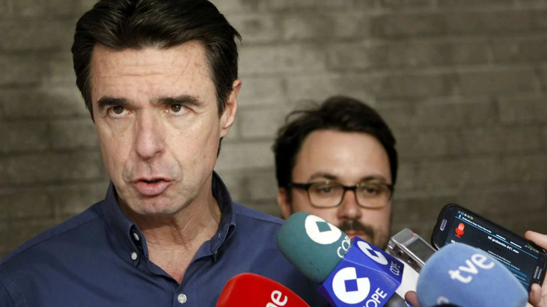 Industria autoriza a Repsol a realizar prospecciones petrolíferas en Canarias Industria autoriza a Repsol a realizar prospecciones petrolíferas en Canarias