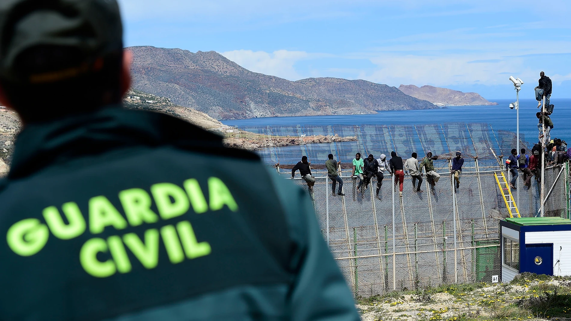 La Guardia Civil en la valla de Melilla La Guardia Civil en la valla de Melilla