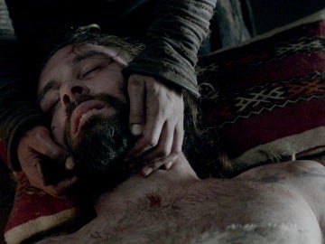 Rollo muere en brazos de Ragnar