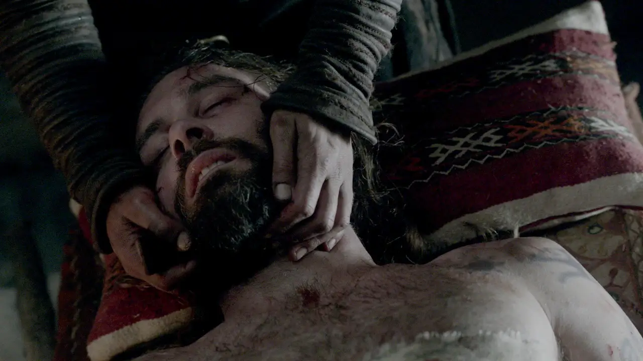 Rollo muere en brazos de Ragnar