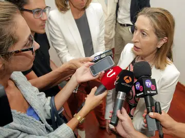 Ana Pastor anuncia que las familias de las víctimas del avión de Swiftair puede iniciar acciones Ana Pastor anuncia que las familias de las víctimas del avión de Swiftair puede iniciar acciones