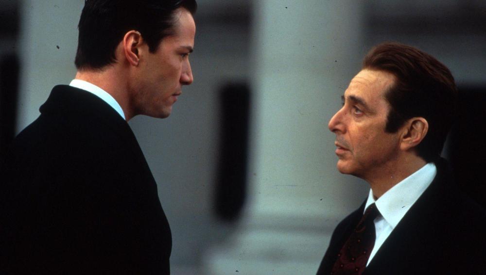 Keanu Reeves y Al Pacino en la versión cinematográfica de 'Pactar con el diablo'