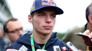 Verstappen se convierte en el piloto más joven en correr en unos libres 