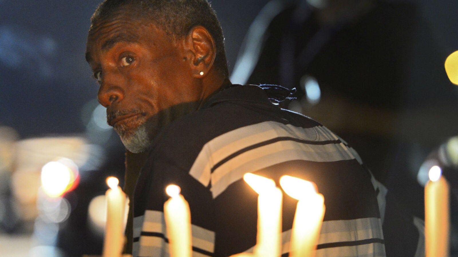 Calma tensa en las calles de Ferguson tras dos semanas de disturbios raciales