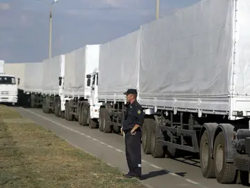 Camiones rusos de ayuda humanitaria entra a Ucrania sin el consentimiento de Kiev Camiones rusos de ayuda humanitaria entra a Ucrania sin el consentimiento de Kiev