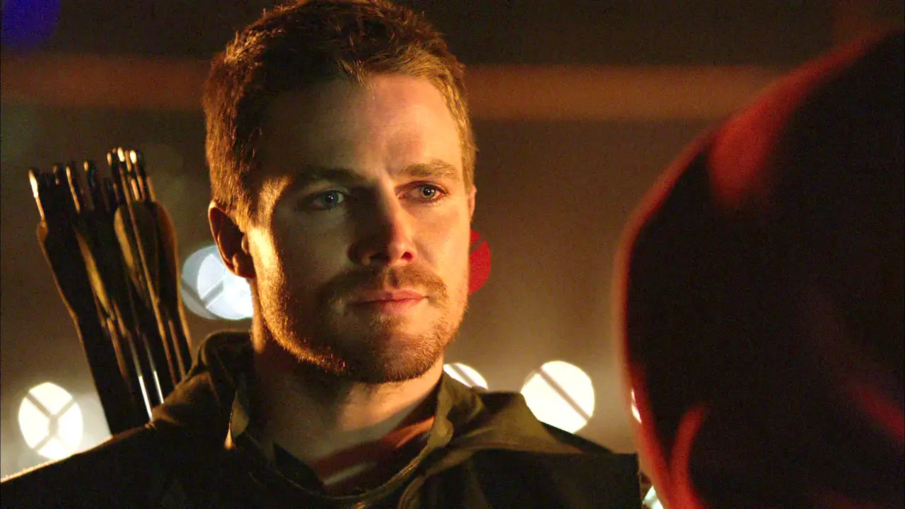 Roy descubre la identidad de Arrow