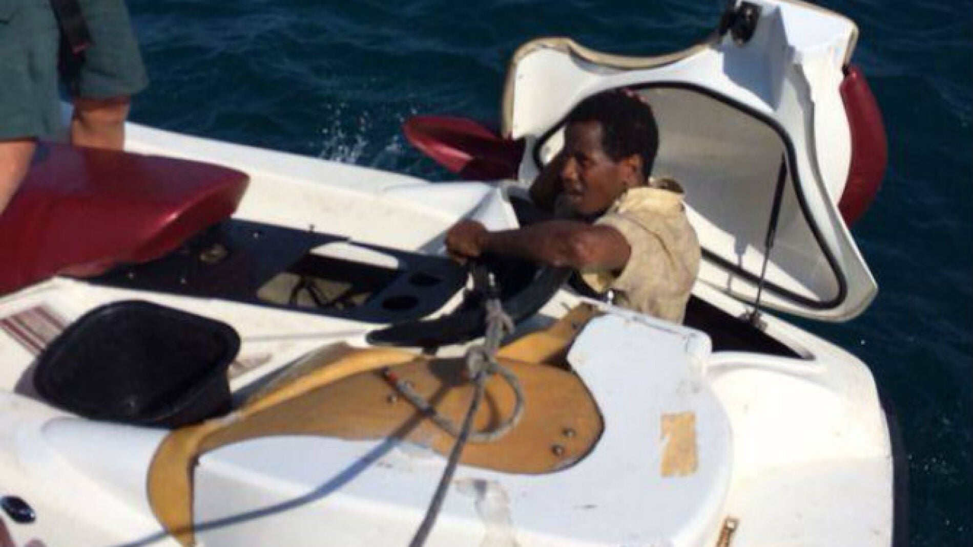 Un inmigrante oculto en una moto acu&aacute;tica