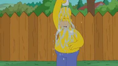 Homer Simpson se une a la moda del reto del cubo de agua helada