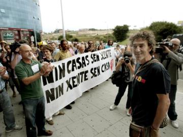 El bombero sancionado, antes de entrar al juzgado