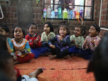 Niños en un colegio de la India Niños en un colegio de la India