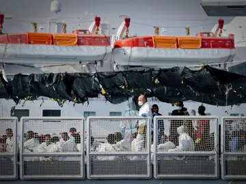 La Marina italiana rescató a más de 2.300 inmigrantes el fin de semana La Marina italiana rescató a más de 2.300 inmigrantes el fin de semana