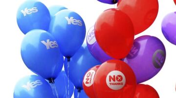 LaSexta Escocia - Globos a favor y en contra del referéndum