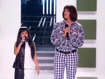 Xuso Jones y Abril imitan a Cher y Sonny en Tu cara me suena Mini Xuso Jones y Abril imitan a Cher y Sonny en Tu cara me suena Mini