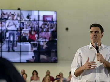 Pedro Sánchez, durante su intervención en la inauguración del ciclo de Asambleas Abiertas Pedro Sánchez, durante su intervención en la inauguración del ciclo de Asambleas Abiertas