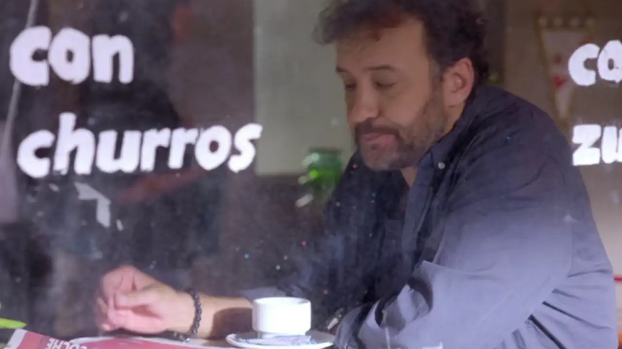 Juanjo cree que Trini se ha acostado con Molina