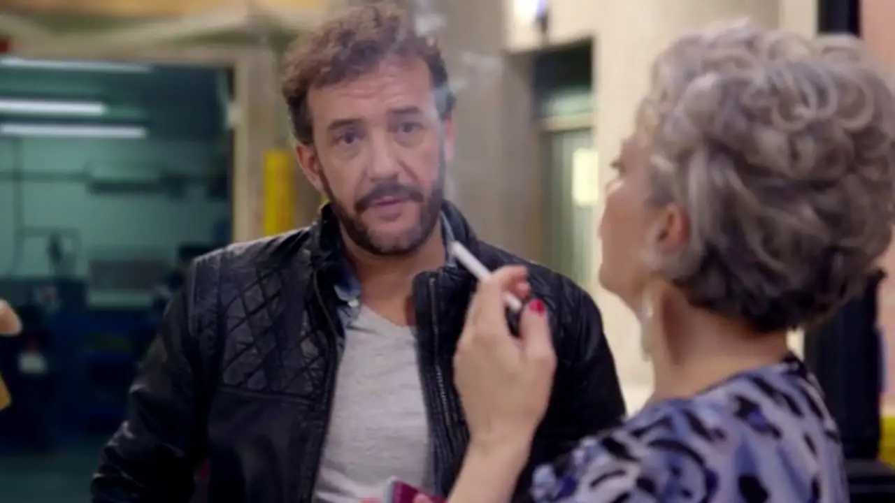 Charo le dice a Juanjo que tuvo cáncer