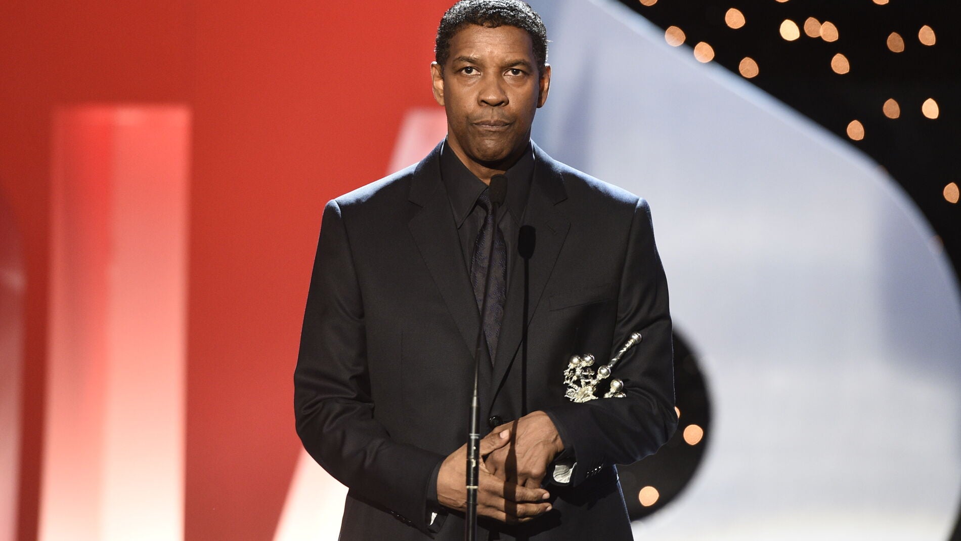 Denzel Washington recoge el premio Donostia