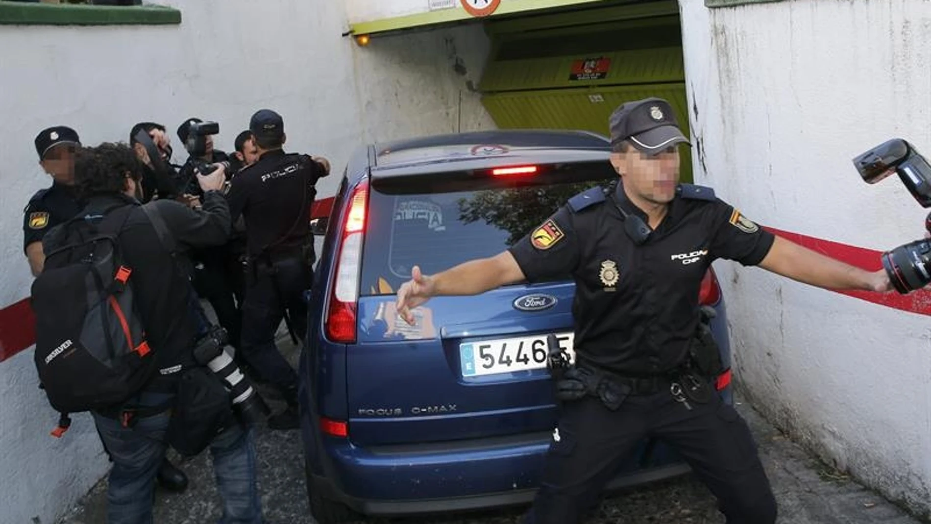 El pederasta de Ciudad Lineal llega a dependencias policiales. El pederasta de Ciudad Lineal llega a dependencias policiales.