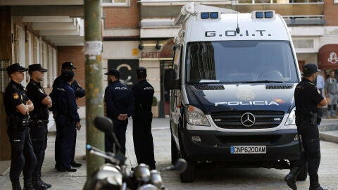 La Polic&iacute;a registra la casa del pederasta de Ciudad Lineal 