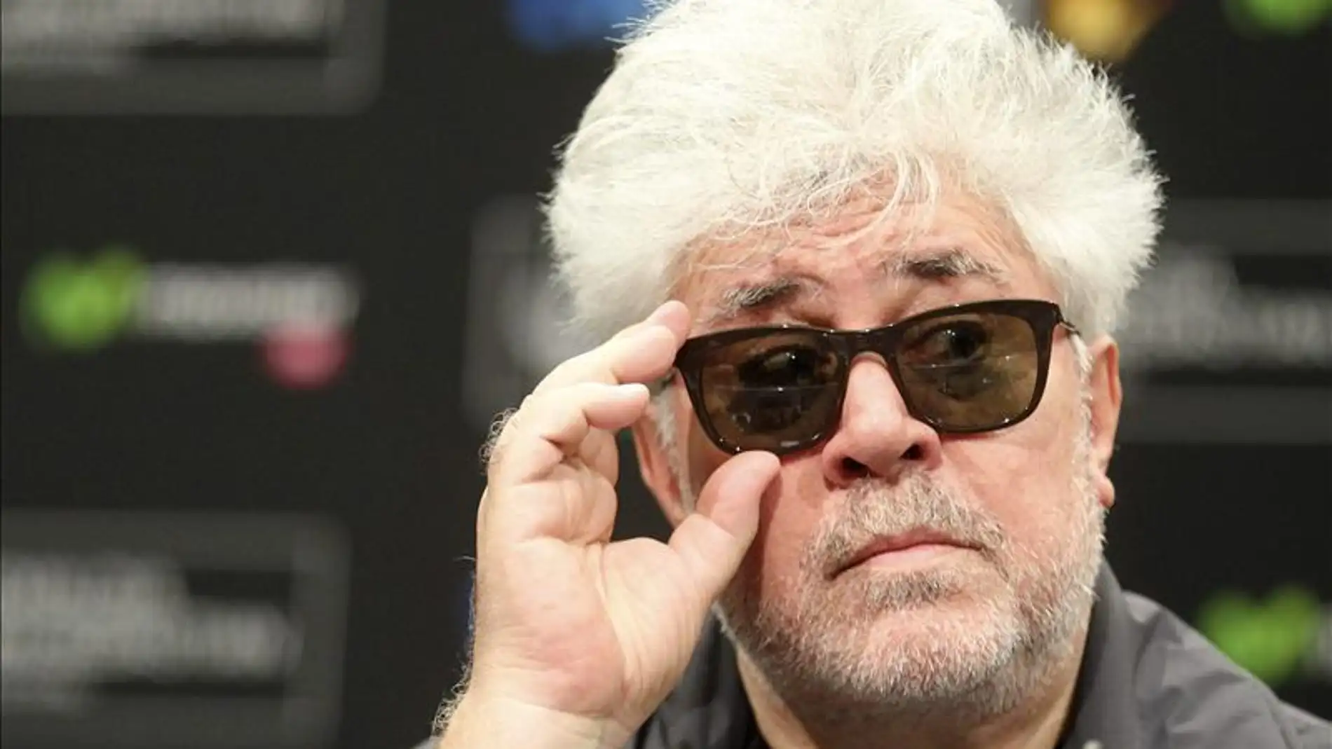 Pedro Almodóvar tras la presentación de 'Relatos Salvajes' en San Sebastián