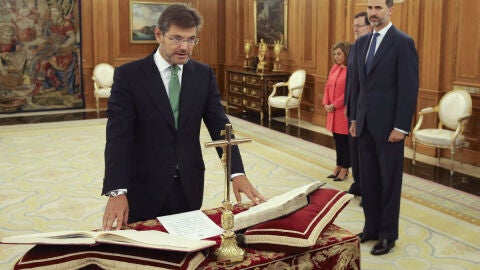 Rafael Catal&aacute; jura su cargo ante el Felipe VI