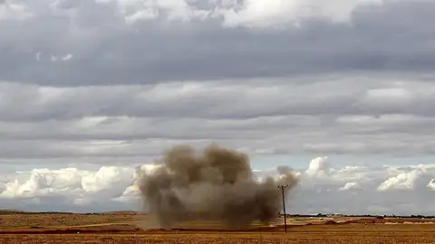 Una columna de humo se eleva después del impacto de un mortero proveniente de Siria Una columna de humo se eleva después del impacto de un mortero proveniente de Siria