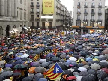 Miles de personas protestan por la paralización de la campaña Miles de personas protestan por la paralización de la campaña