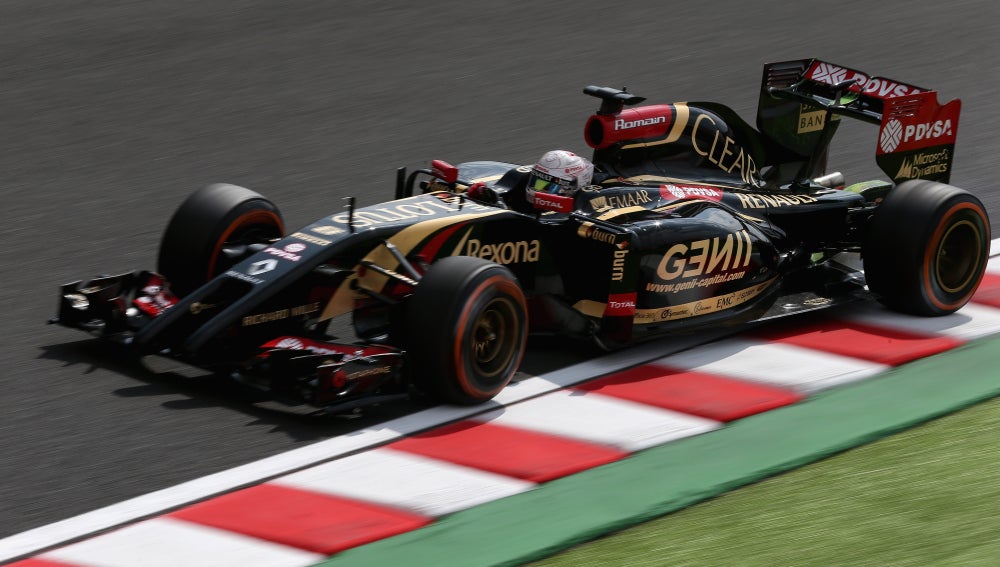 Grosjean circula por la pista