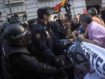 Detenida la abogada de la Coordinadora 25S en la protesta contra la monarquía