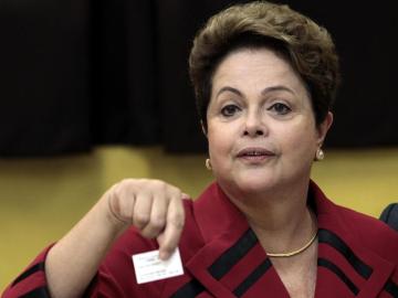 Rousseff vota en las elecciones