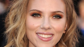 Scarlett Johansson, con melena despeinada