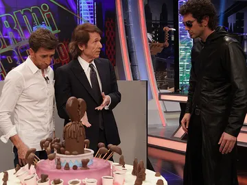 El Hombre de Negro, Raphael y Pablo Motos en El Hormiguero 3.0 El Hombre de Negro, Raphael y Pablo Motos en El Hormiguero 3.0