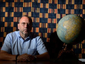 El profesor Peter Piot , miembro del equipo que descubrió el virus del ébola.