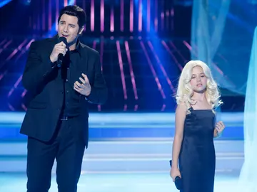 Daniel Diges y Julia imitan a Alejandro Fernández y Christina Aguilera en Tu cara me suena Mini Daniel Diges y Julia imitan a Alejandro Fernández y Christina Aguilera en Tu cara me suena Mini