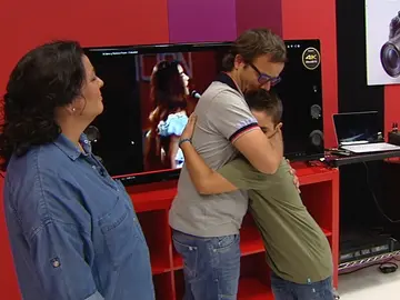 Samuel reparte amor en los ensayos de Tu cara me suena Mini Samuel reparte amor en los ensayos de Tu cara me suena Mini