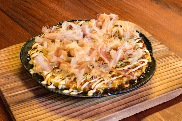 El okonomiyaki al estilo Hiroshima. ¿Explosivo, verdad? Vale, mala broma.
