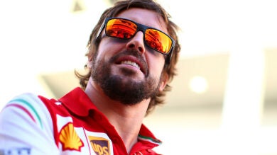 Fernando Alonso no cree que pilote un coche con motor Mercedes en 2015