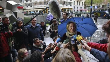 Aguirre asegura que Podemos no quiere un acuerdo, sino 100.000 euros que no va a pagar