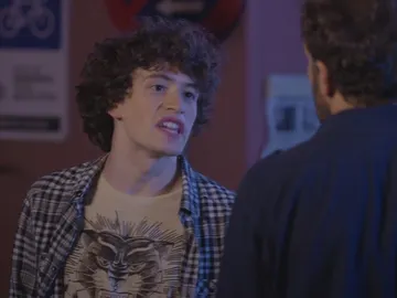Manu golpea a Juanjo Manu golpea a Juanjo