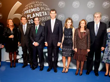 Los Reyes y José Manuel Lara, entre otros, en una edición de los premios Los Reyes y José Manuel Lara, entre otros, en una edición de los premios