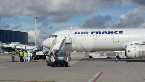 El avi&oacute;n de Air France en el que se activ&oacute; el protocolo de emergencia por &eacute;bola