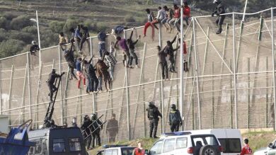 Herido un guardia civil en Melilla al ser alcanzado en la cara con un garfio