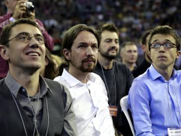 Pablo Iglesias pide en la Asamblea que no le aplaudan: "Soy sólo un militante, no un macho alfa"